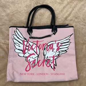 NWOT VICTORIAS SECRET PINK BLACK & WHITE WINGS TOTE